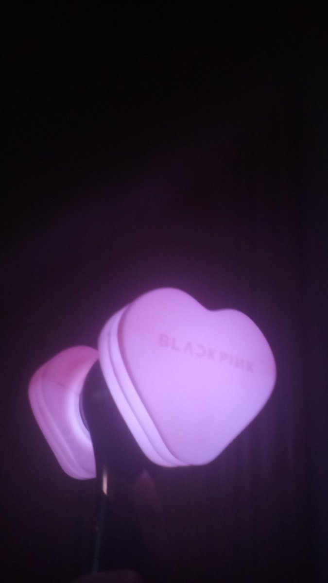 Gezzchan's tweet photo. @ygent_official #KILLTHISLOVEwithBLACKPINK 
A la espera de las presentaciones en vivo y la coreografía completa,pues en el visual me ha dejado bastante más satisfacción de la esperada *-* 👏👏👏
#BLACKPINKInYourArea 😍💖
Me relamo para catar el resto de canciones. https://t.co/dS4VxIiQvn