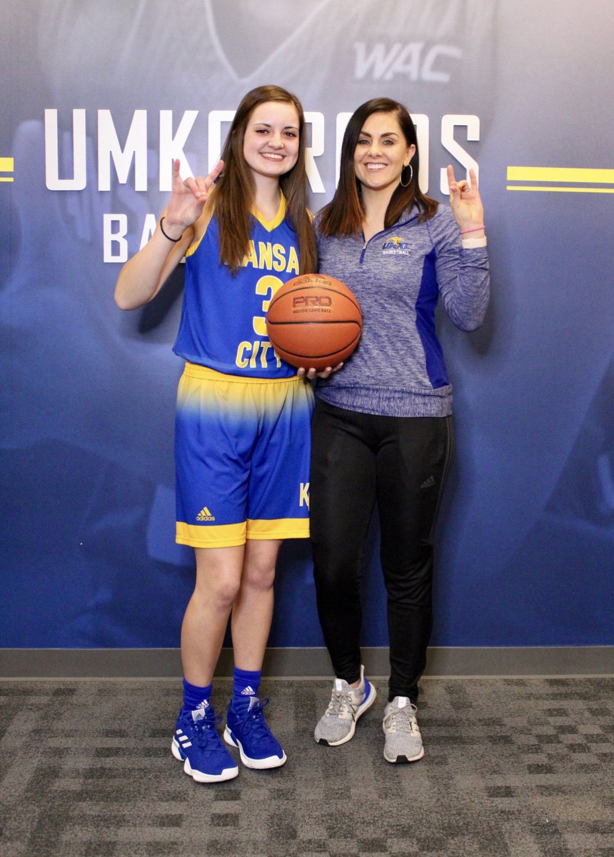 mandyjwillems's tweet photo. All Glory to God! #RooUp #RingTeam 🦘 https://t.co/uqNDee2JsA