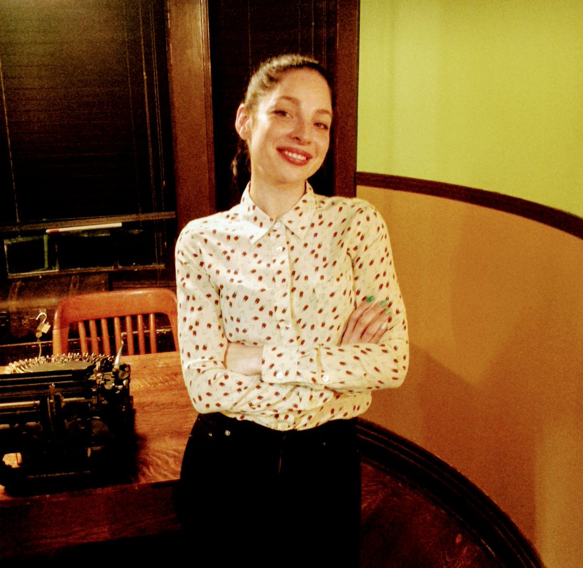 Truly had the best time at the Murdoch Mysteries escape room. Anything that requires me and <a href="/Chan___Fran/">Chantele Francis CHt</a> to work on a crossword puzzle together while pretending we're old timey investigators is 👌👌👌 Thank you! 🕵️ <a href="/ShaftesburyTV/">Shaftesbury</a> <a href="/escapecasaloma/">Escape Casa Loma</a> <a href="/secretcitygames/">Secret City Adventures</a>