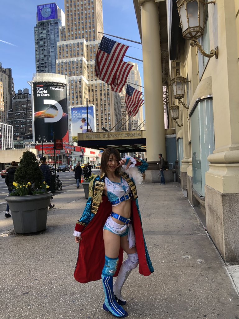 ニューヨークにて、スターダム恒例の撮影タイム！岩谷麻優のゴージャス