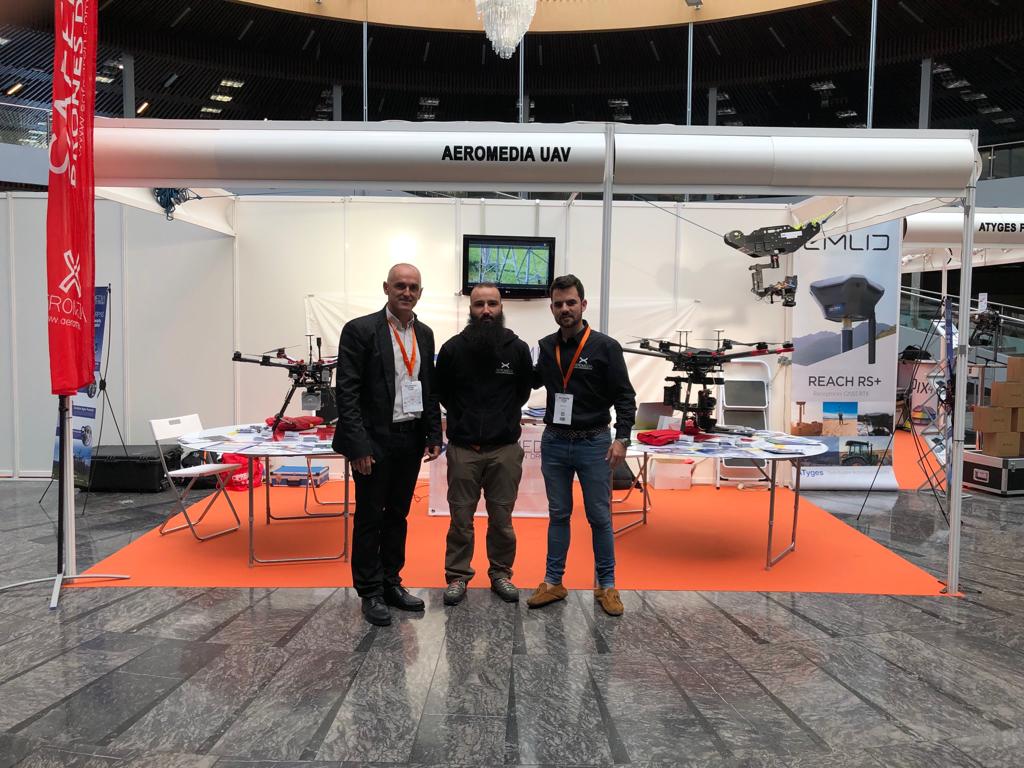 aeromedia1's tweet photo. #AEROMEDIA está presente en el @geotech_fair @dronetech_fair en Torremolinos, acompañados de nuestro delegado en Málaga Salvador De los Rios. Ven a visitarnos y te explicaremos las últimas tecnologías en el sector #LiDAR embarcado en #RPAS. stand B17
#dron #dronetech #geotech https://t.co/JEHWAhDDXQ