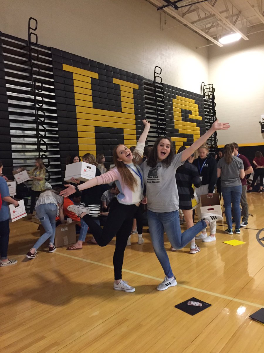 vhslslc2019's tweet photo. Students? Working.
VHSL Student Leadership Conference? Service.
Operation? Smile.
#VHSLSLC19 #StudentLeaders 
@VHSL_activities @operationsmile https://t.co/idakTN6qk8