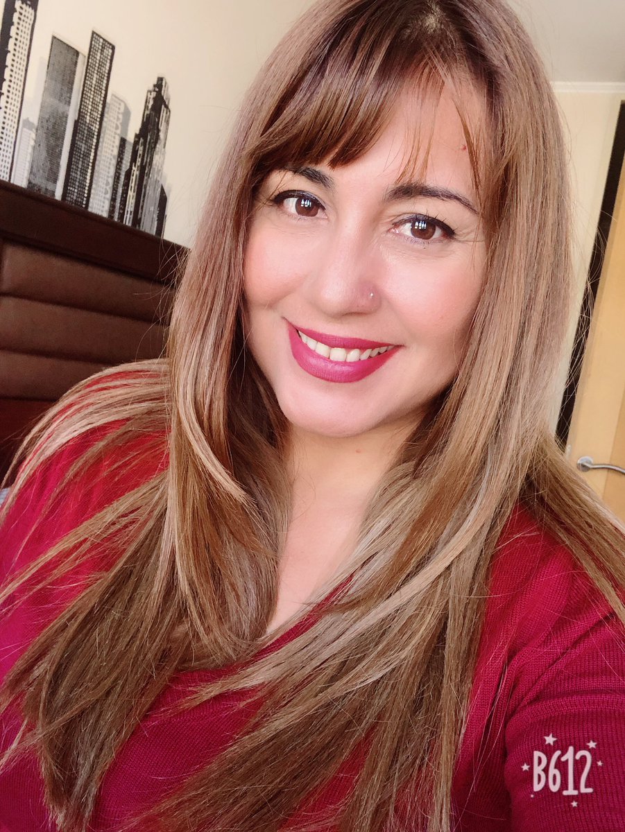 paola__aleman's tweet photo. Orgullosa de mis extensiones. Me refiero a las de los ojos. (Arrugas, patas de gallo, etc...) #NoAlBotox 🙈 https://t.co/JTXOOjgy20