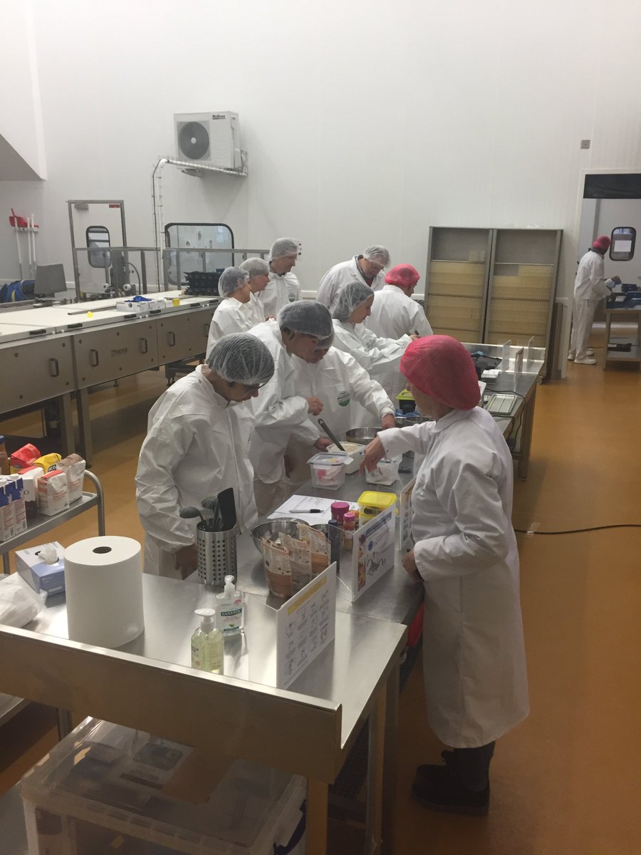 foodatworkFR's tweet photo. Cette après-midi lors du Point CoM, avec @LeForem, nous avons visité les ateliers de #FormAlim pour découvrir les équipements et les formations du centre de compétences de l’industrie alimentaire. #Foodatworkdays @fevia_be https://t.co/xN78WQfEvZ
