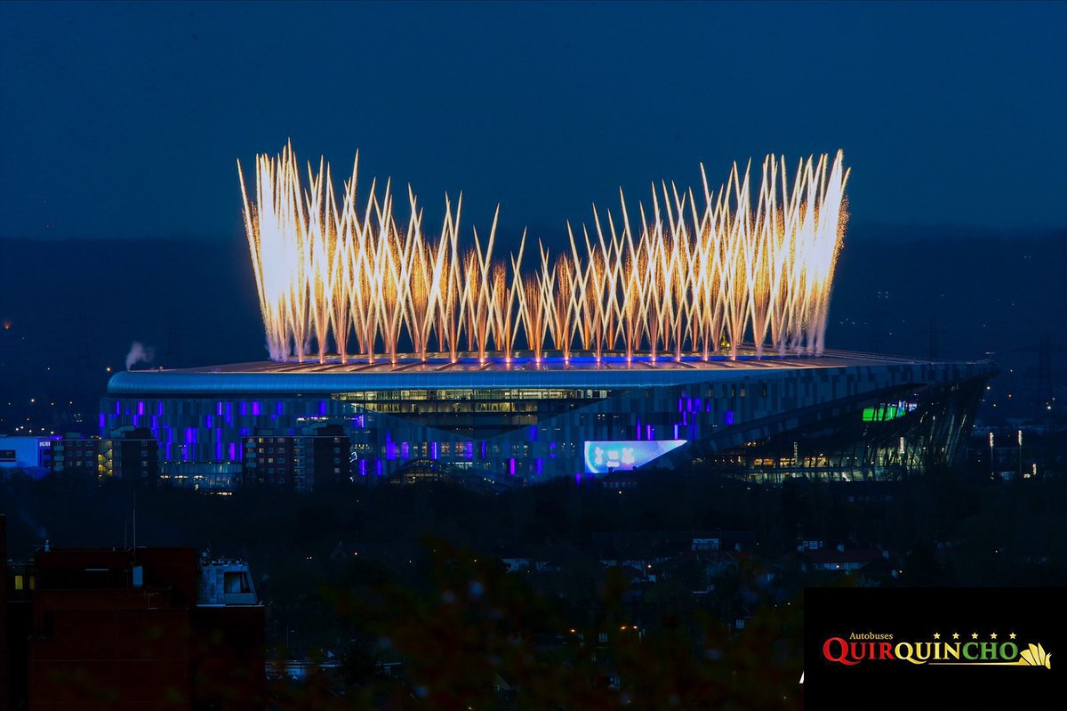 juanpasten2010's tweet photo. Imagenes espectaculares de la inauguración oficial del Estadio de Bolívar...... ups perdón, del Tottenham Hotspur 📸 https://t.co/399fQmbCqs