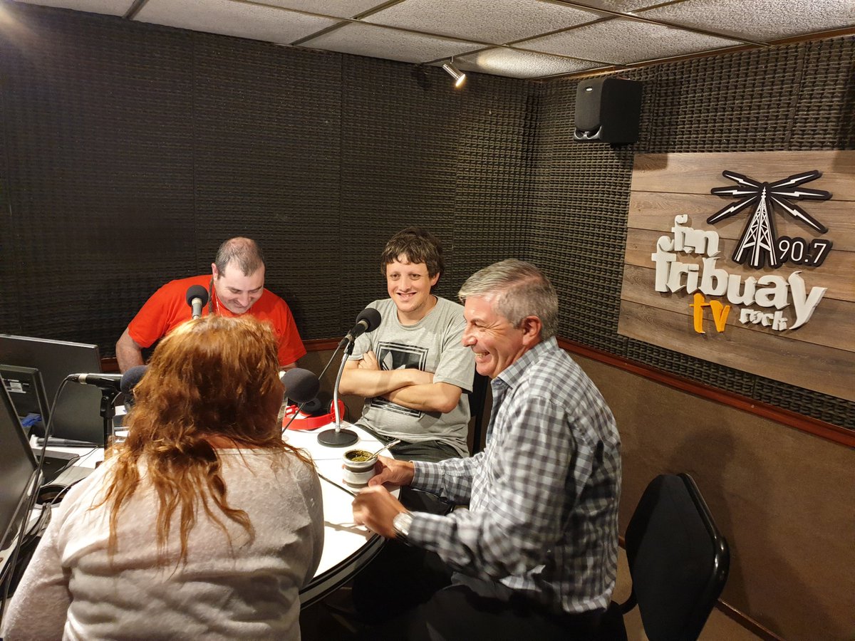 AColicignoOk's tweet photo. Esta mañana estuvimos en @patriademoscas junto a Alicia Britez en la columna educativa . https://t.co/d1H7AcBmn8