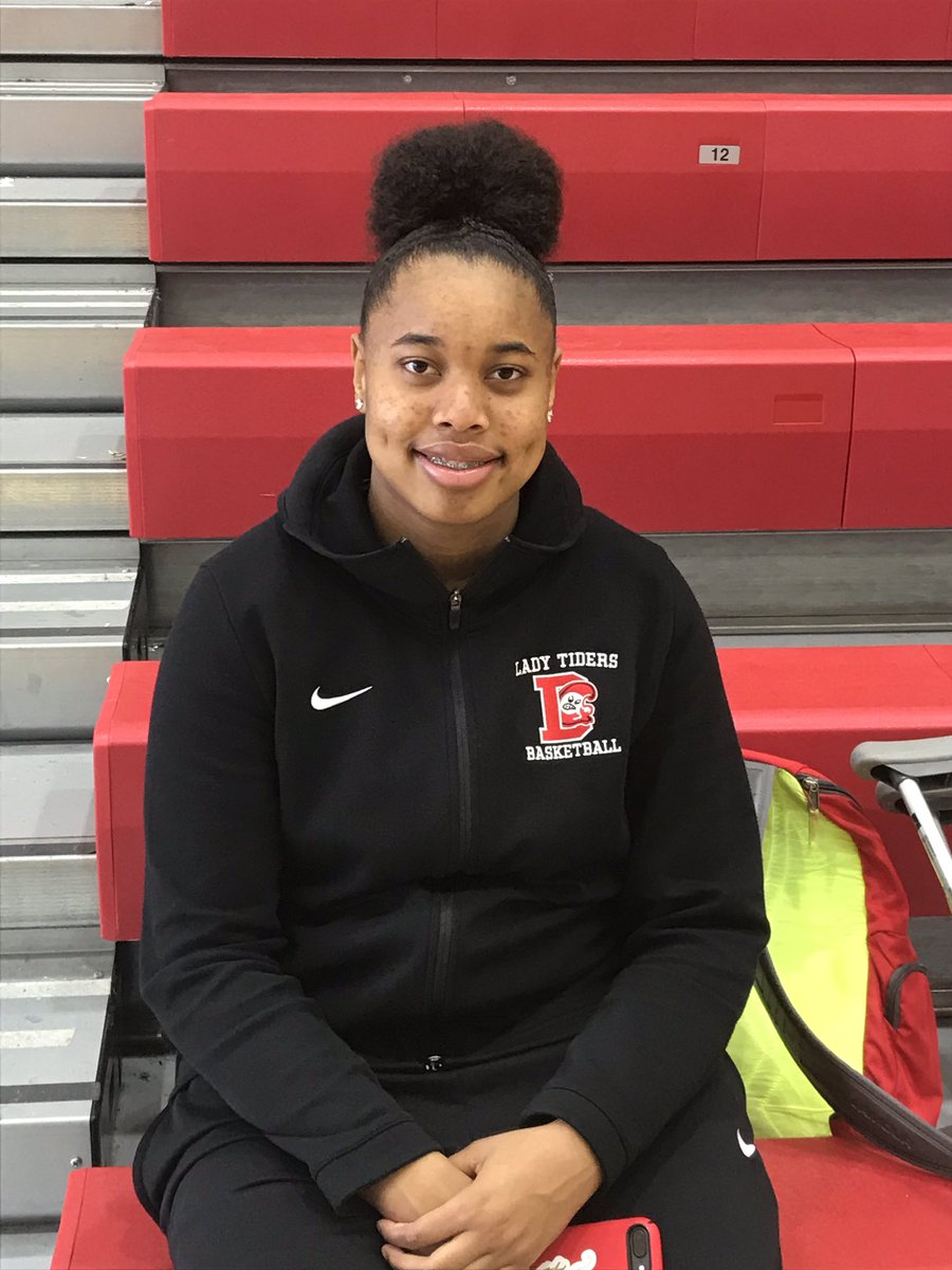 raising2athlete's tweet photo. Check out @Jess_Money_4 highlights from the past year and summer schedule with @Elevate_Elite playing both 17U Platinum and 16U Gold https://t.co/NKMohcLOpn @DunbarDCSports @NOVA94Feet https://t.co/DMmyjMh7U8