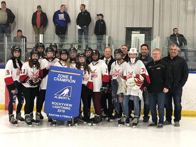 HockeyAirdrie's tweet photo. Our Teams, Our City, Our Game...Huge Congratulations to AMHA's Banner Winners! Thank you, everyone, including @MayorPeterBrown , who came out to celebrate the accomplishments of our athletes and coaches! #AMHAPride #AMHAGrown #AMHABuilt #MinorHockey #Champions @City_of_Airdrie https://t.co/aBMUUSiMFV