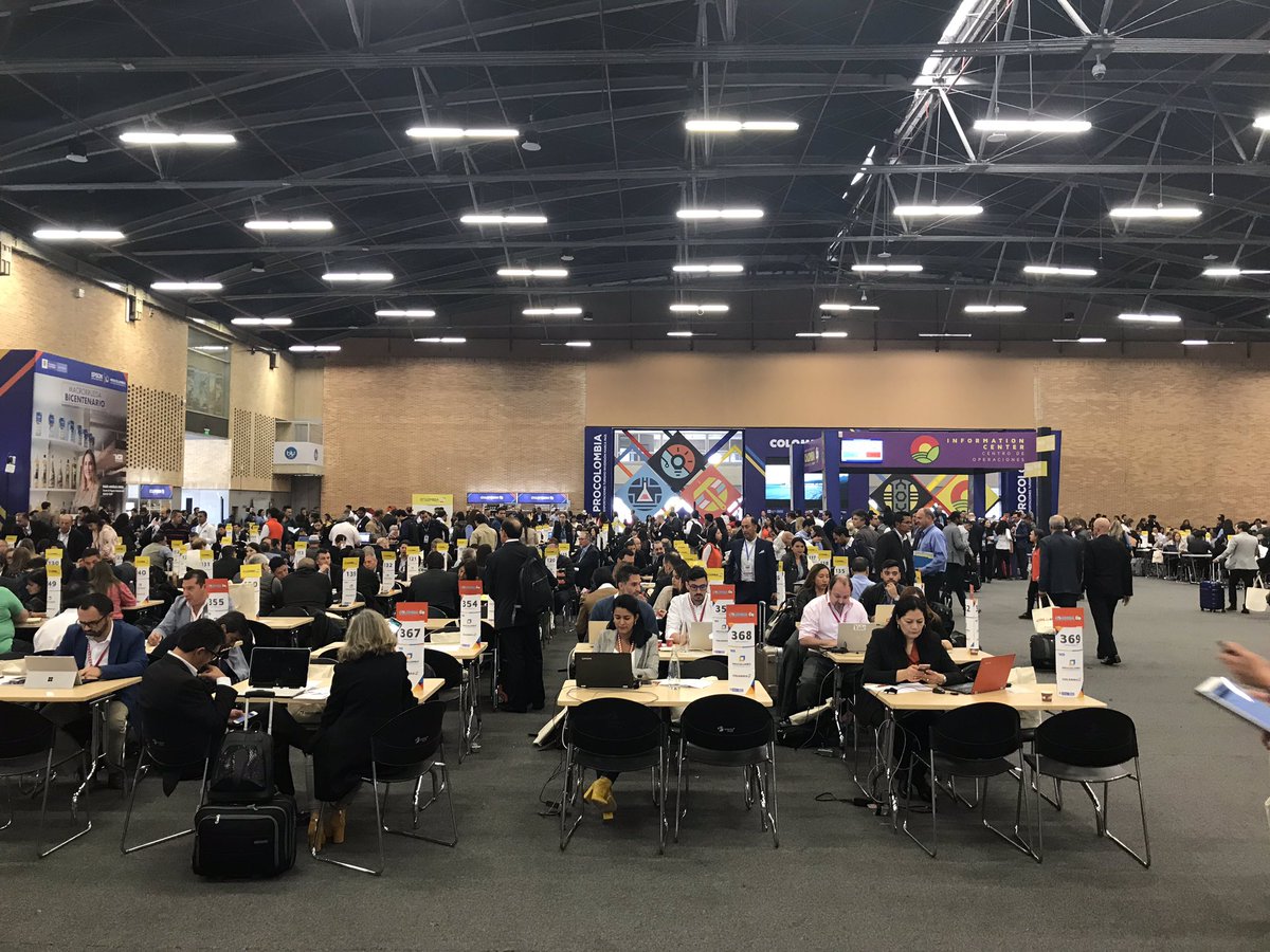 colfruits's tweet photo. Hoy @pacificfruitsin asistiendo a #MCRBicentenario - #ByMCR organizada por @PROCOLOMBIACO un evento muy importante para generar oportunidades de inversion y comercializacion para todos los sectores de la economía!! Hoy llevando nuestro sector agro 
🇨🇴🥑🍋🍍🇨🇴 Gracias por el apoyo https://t.co/JKIIwSrJfl
