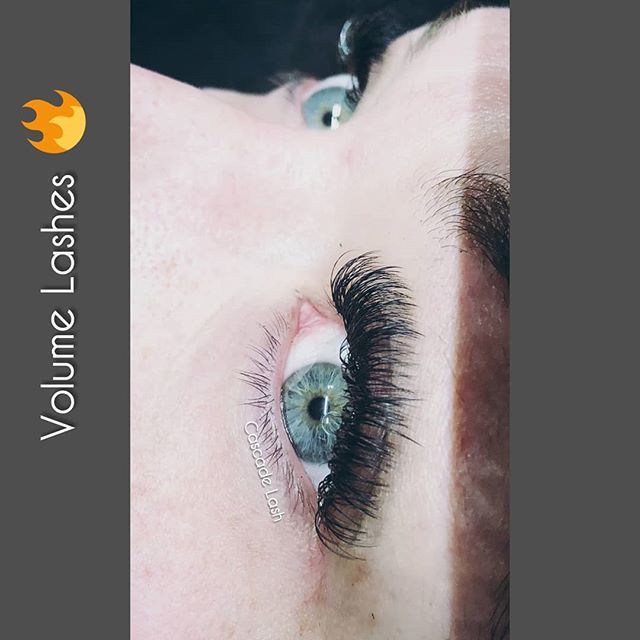 cascadelash's tweet photo. ⚡Some of us couldn't get away for vacay this week, but at least we have #lashes on 😍 #volumelashextensions Stylist: Mari⚡ https://t.co/GuBxlphxCe https://t.co/eaT37BKpNl
