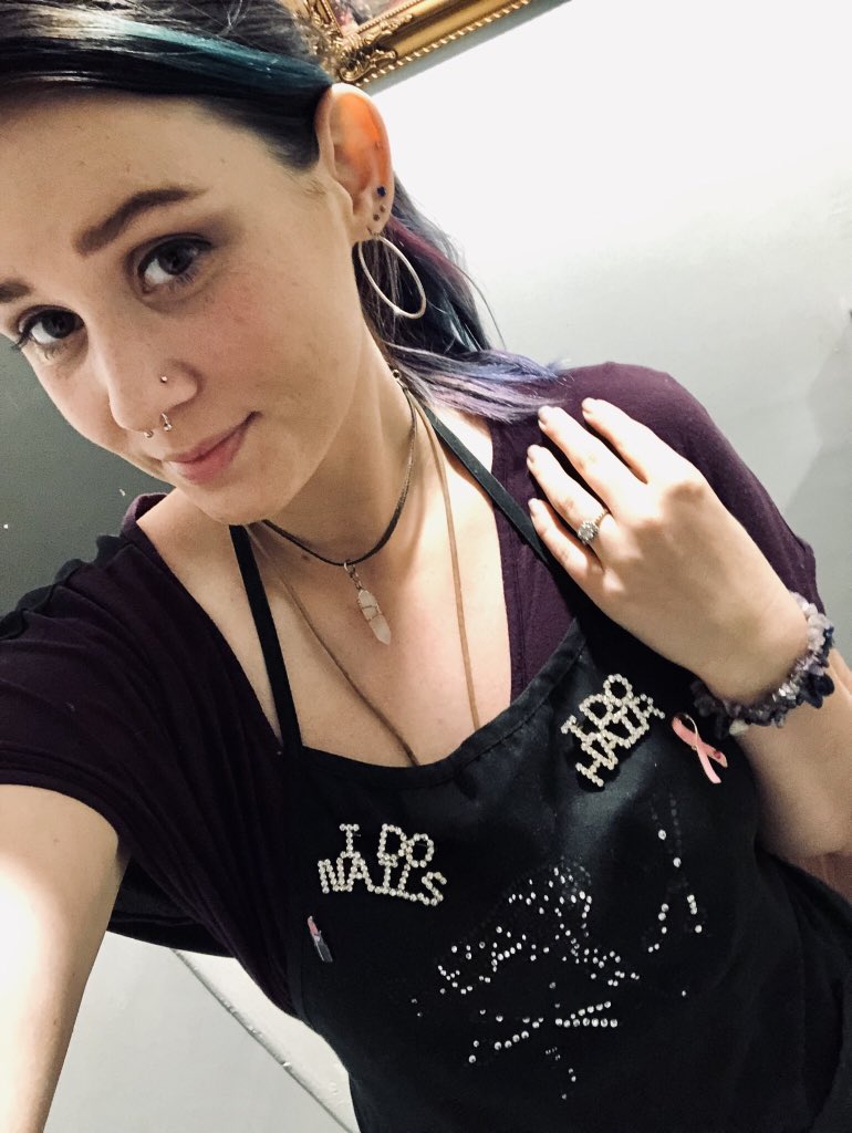 gothic_dancer's tweet photo. Feeling witch today with my beauties and colors. ❤️❤️ #licensetocreate #hairstylist #makeup #witchy #crystals #nybeauties https://t.co/HNeuGkVbCA