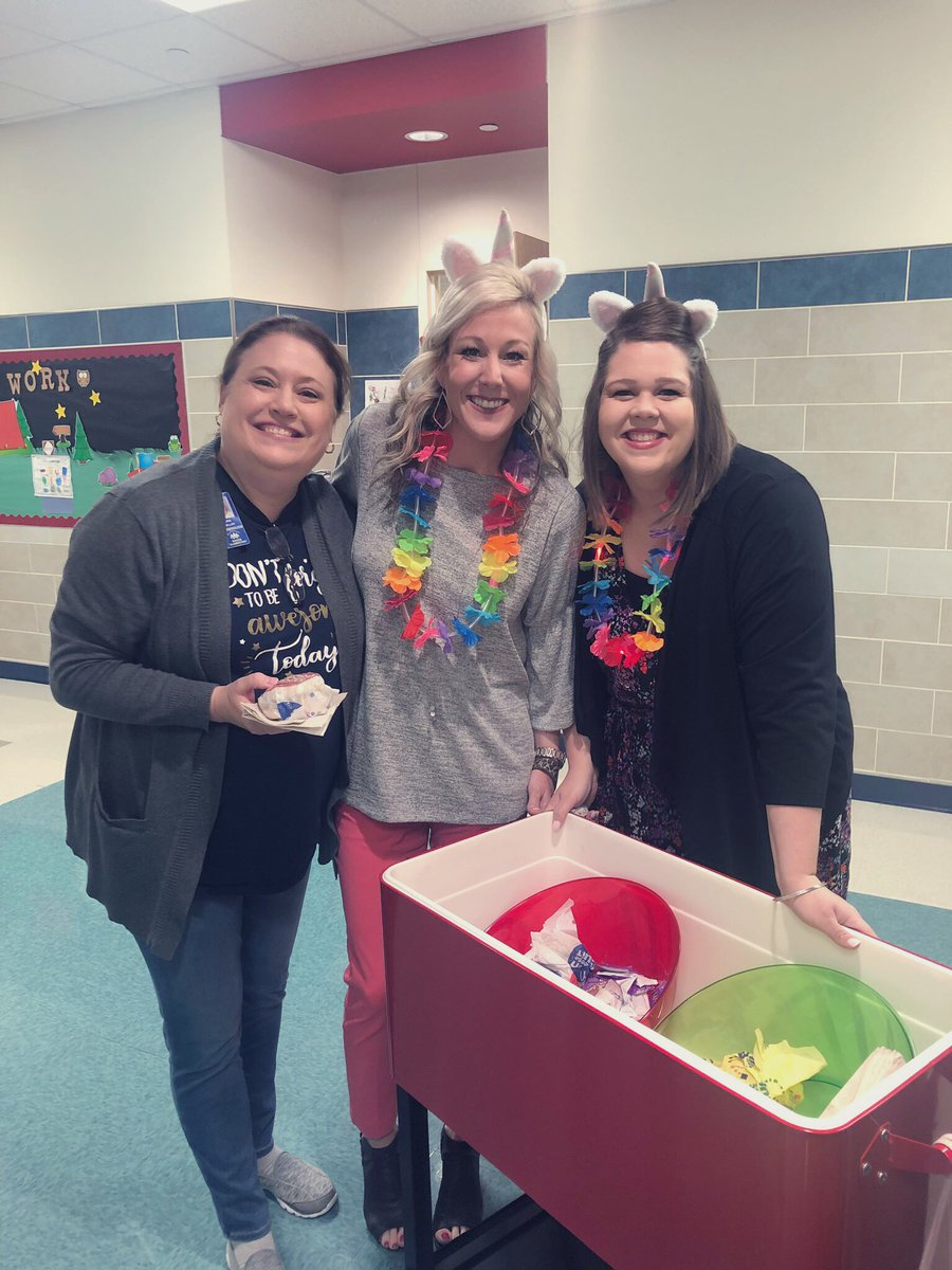 LockeKelly's tweet photo. You’ve got to take care of your people! #ParaprofessionalAppreciationDay 💙 #northsidepride #mrrobbie #mrskim @allysonlbell #rangeridernation https://t.co/PgsqPC3faE