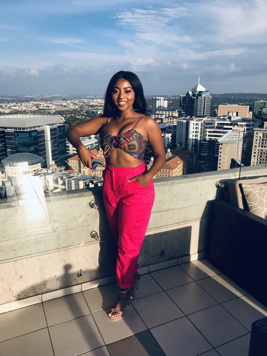 I’m so excited for tonight’s launch of <a href="/ZeeWorldAfrica/">Zee World</a> ‘s #Mehek which premieres in just 2 days!!! 6 April, 21:00 channel 166 - I hope you all set your alarms now and tune in on Saturday 💃🏾🙌🏾✨

 Outfit : <a href="/angaliaapparel/">Angalia Apparel</a>  &amp; MUA: <a href="/charlythemua/">Lottie</a>