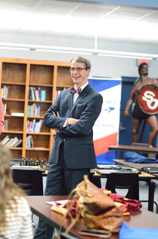 JonesCollege_'s tweet photo. This morning, Joel  Dunlap, Choral Director and Jennifer Bruton, Music Department Chair welcomed nine new students to our Jones Choir during a signing day at South Jones High School. We are excited to welcome them to the Bobcat Family! #InspiringGreatness #JonesBobcats #JCChoir https://t.co/Dt9dY9wjMy
