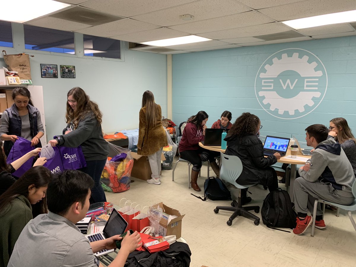 This was our <a href="/swe_sacstate/">SWE Sacramento State</a> students last night preparing to host high school girls for #WomensShadowDay tomorrow. #EngineeringTheFuture #MakingItHappenAtSacState