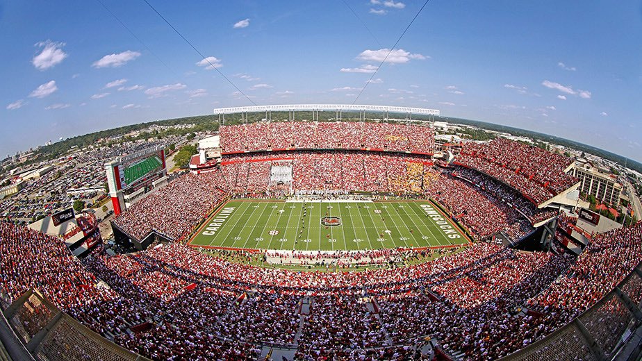 NoEasySaturdays's tweet photo. We need to #PackWillyB with 80 thousand fans. #soundthsirens🚨 #BuildtheStorm🌪 #SpursUp🤙 https://t.co/4SC3ZcYktS
