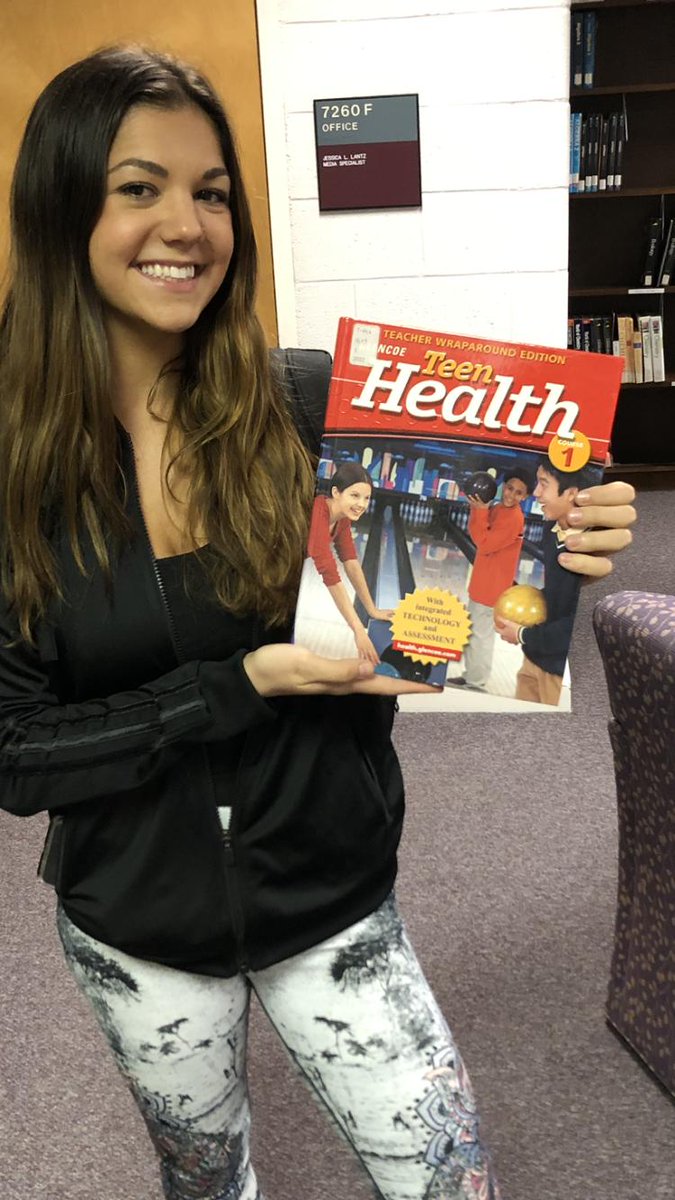 pfingst_tommy's tweet photo. My buddy @RiggiBrianna and I found that this textbook has cosmetic bias. It shows much diversity on the cover but probably does not have much diversity within. #EDUC300 #Spring005 https://t.co/x7tLUUuSFo