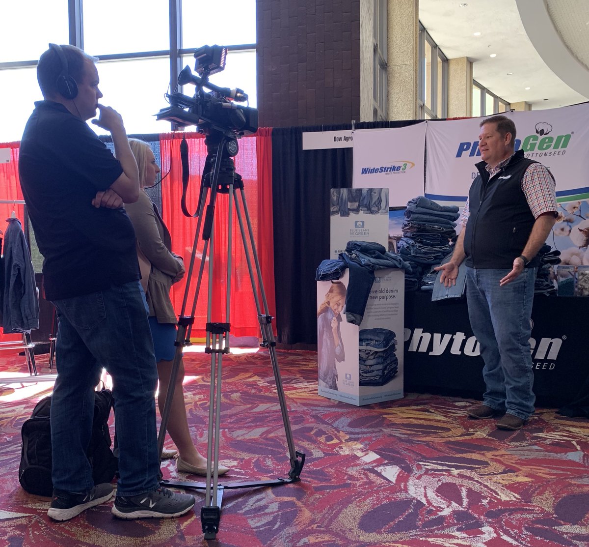 PhytoGenCotton's tweet photo. Look who made the news. FOX34 interviewed PhytoGen about its Blue Jeans Go Green denim drive at this year’s TCGA trade show, today and tomorrow in Lubbock. Come and see us! https://t.co/Pu8mePVqOS