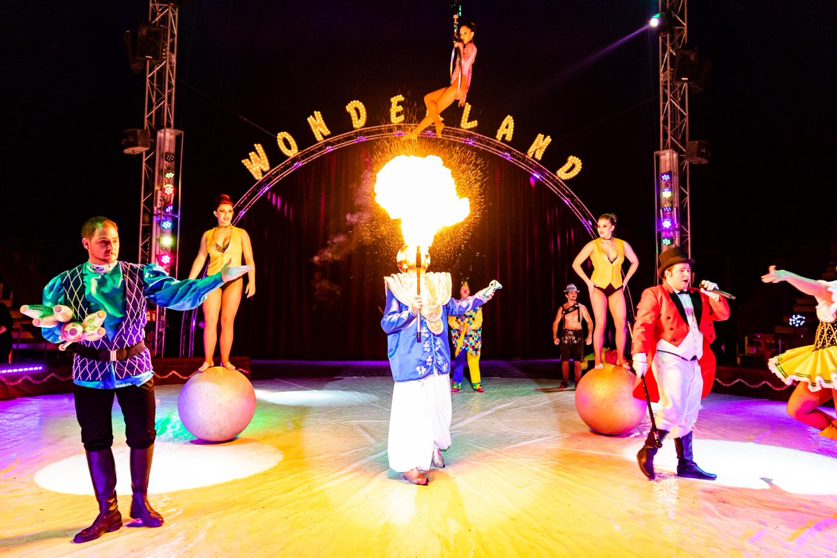 CircoComedia's tweet photo. Si cuando piensas en #circo te viene a la cabeza #forzudos #hombresbala #payasos el "como estan ustedes"  y niños, muchos niños es que aun no conoces #elcircodela comedia un #espectaculo diferente.... https://t.co/VsoyL3IhVP