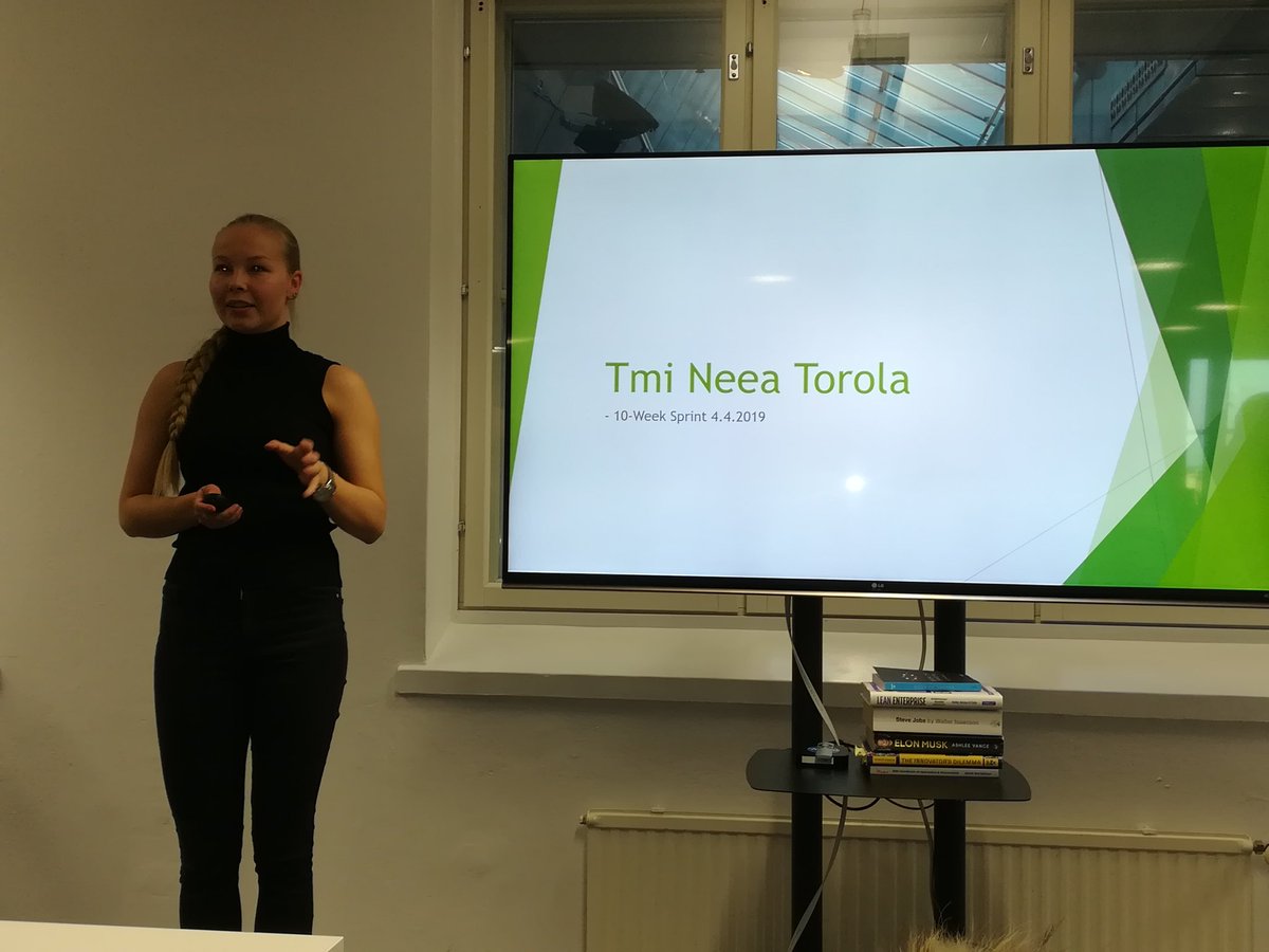 Arabian kampuksella 10-Week Sprint Sote Edition Season Finale:ssa kuulemassa opiskelijoiden yritysideoita. Kuvan opiskelija tarjoaa osteopaattipalvelu ja taitoluistelijoille ja muille urheilijoille. <a href="/metropolia/">Metropolia</a> <a href="/Turbiinitweets/">Turbiini Campus Incubator</a>