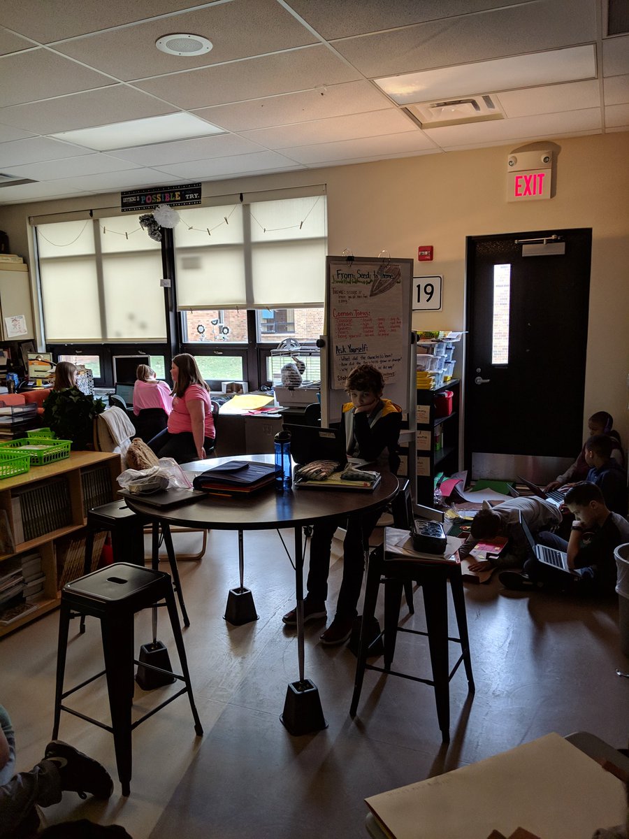 kristina_waner's tweet photo. Giving them more time.  S choices were  math project, research on a topic of thier choice for an informational writing piece, or science.  All while I worked with a small group and conferenced with another student!  Everyone's working hard today! #mychoicemayfield  #TeamWaner https://t.co/DleSl6iloH