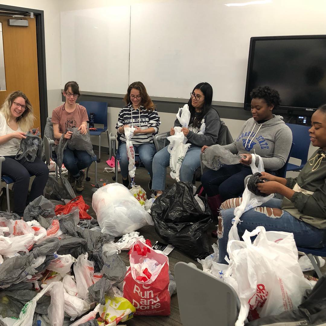 AESHM_ISU's tweet photo. "Hospitality Week Day 3: Community Service.
ISU NSMH club in collaboration with Bed of Bags to make beds using plastic for the homeless. #AESHM #nsmhmidwest #nsmhworld #hospitalityweek2019 #sustainability #ecofriendly #volunteer #iowastateuniversity" - @NsmhISU https://t.co/c20ZryEoLa