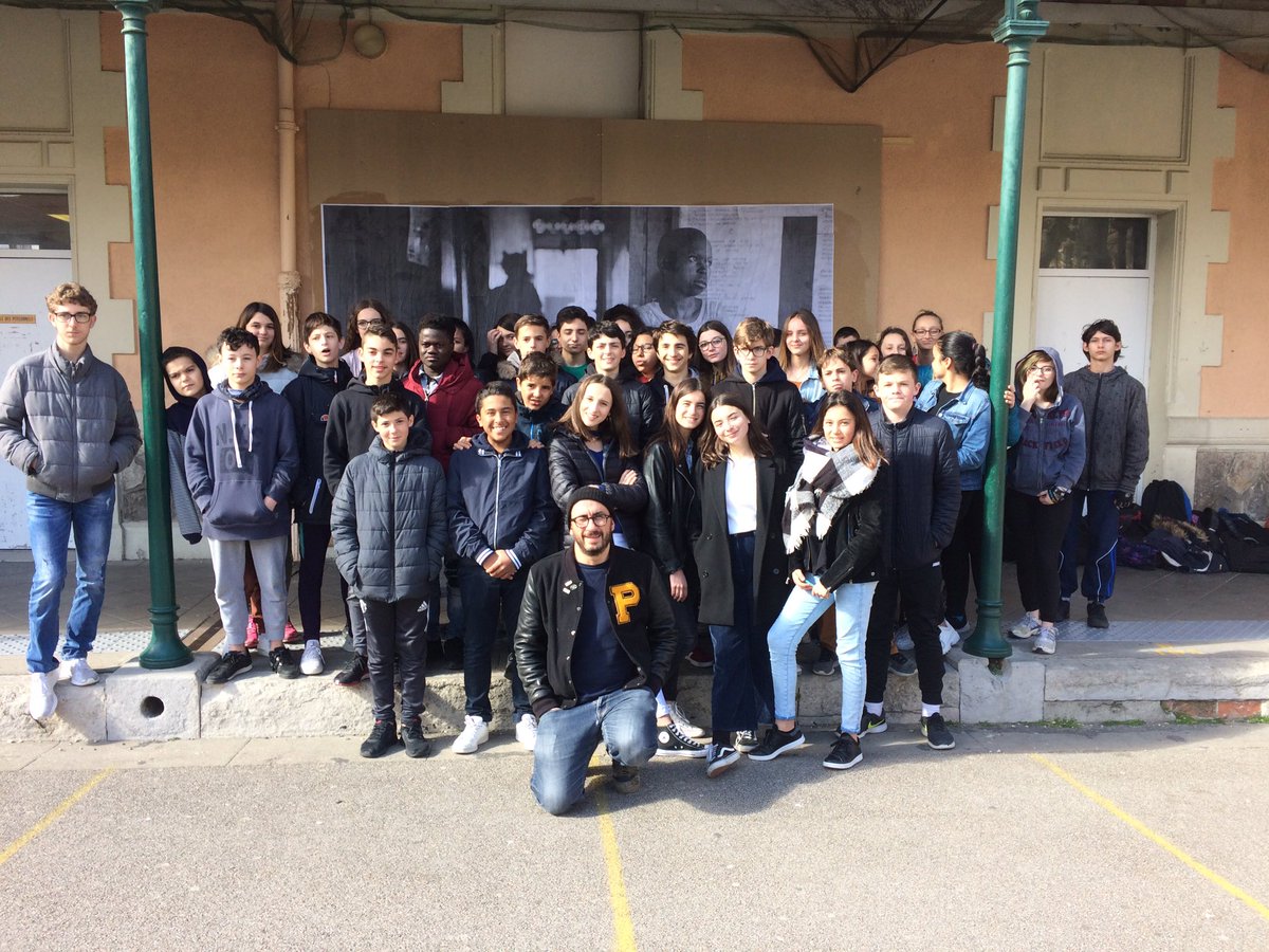 fabiennerouffia's tweet photo. Fin de la #SPME19 au collège Victor Hugo de #Narbonne avec le photojournaliste @terdjman du collectif #Dysturb
#EMI
@Dysturbofficial @acmontpellier @HG_Montpellier https://t.co/nQyz8nWGNT