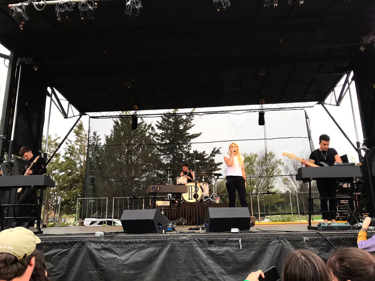 HOFMUSICFEST's tweet photo. Last years Music Fest was such an experience with PVRIS performing #tbt #takemeback https://t.co/BBbwebg1bi