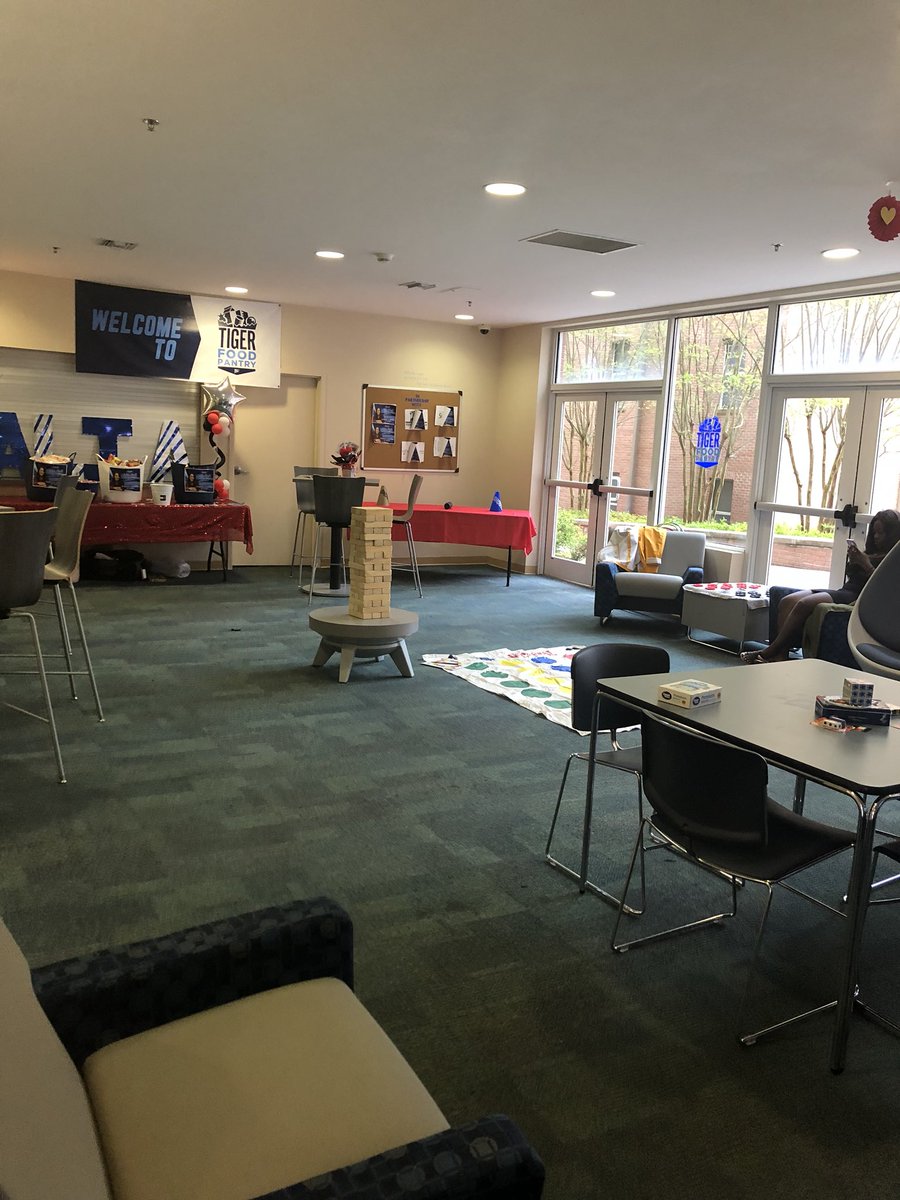 LaSonyaHall12's tweet photo. It may be raining and cloudy on the outside, but we are Game Ready on the inside!
#JSUNeedsALIA
#GetReady4ALIA
#ReignSupreme2019
#KeepItCleanEC2019
#Jackson_RYS
#10InheritedGrace https://t.co/s9CpxHf2nx
