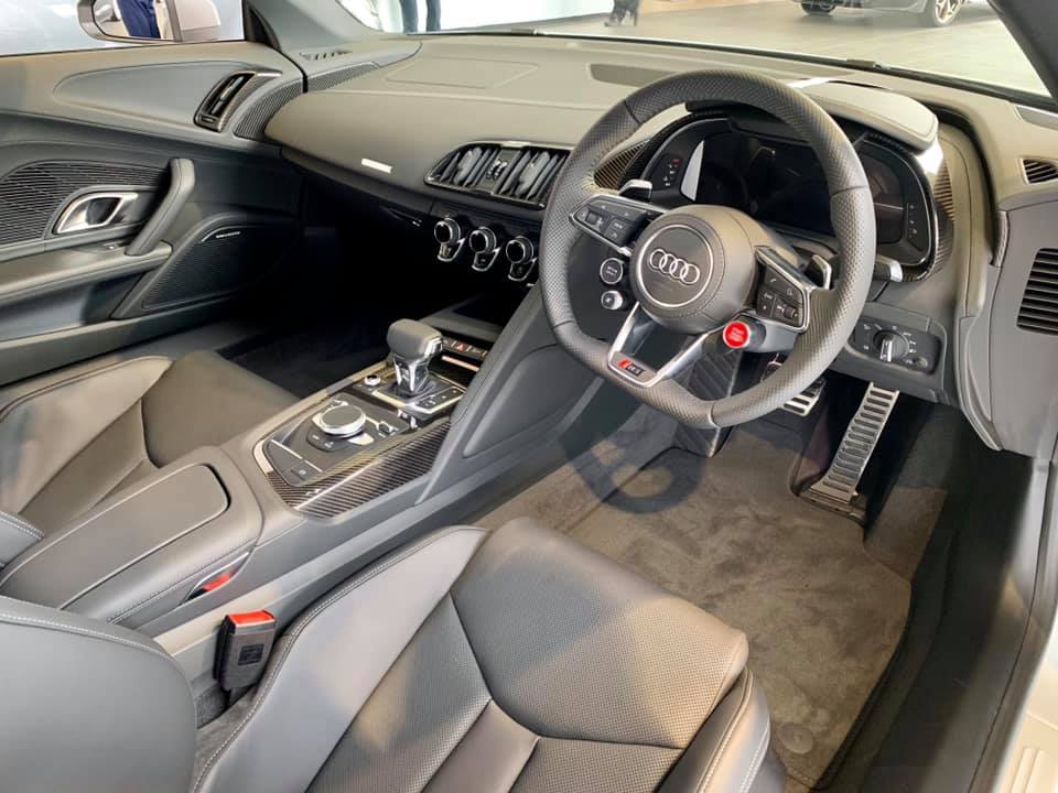 Norwich_Audi's tweet image. BREAKING NEWS! The all new and improved 2019 #AudiR8 has arrived at our #Norwich Audi showroom. 😍🎉

The best day-to-day super car on the market is not to be missed, so come and snap this one up - if you dare!