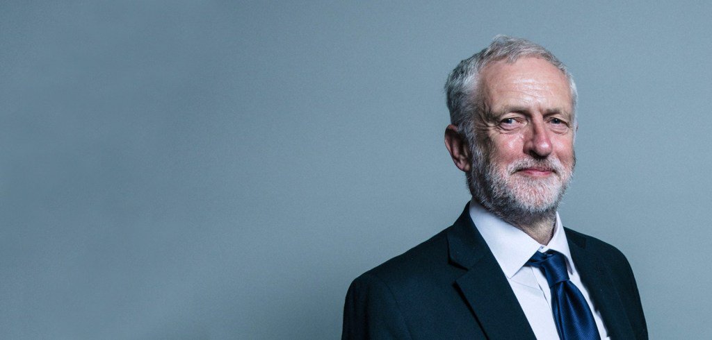 NewsMilitarymad's tweet photo. MoD launch investigation into Paras using Corbyn picture for target practice #militarynewsuk https://t.co/sMB3fbzoM8 https://t.co/c4m6QSvS3g