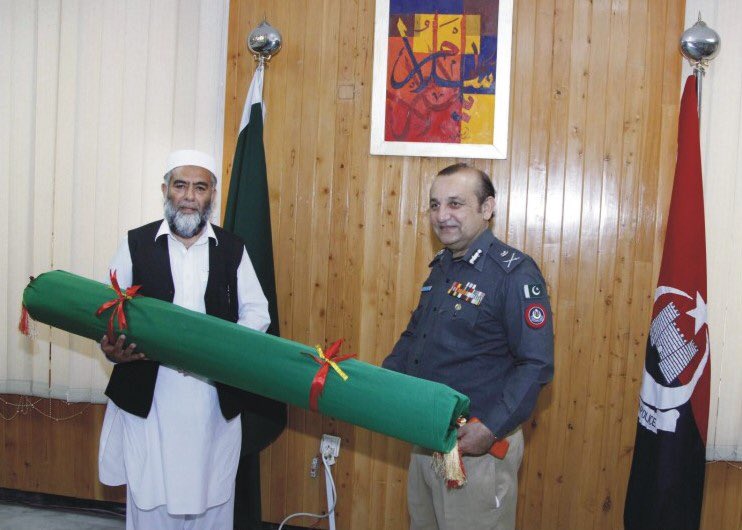 KP_Police1's tweet photo. “KP police is custodian of high values &amp; rich traditions”, says IG KP Dr. Muhammad Naeem Khan

A farewell party was arranged in honor of outgoing Office Suptd: Abdur Rasheed Khan. IG paid rich tributes to the services of OS &amp; wished him all success in his life after retiring https://t.co/z3etjZw9rO