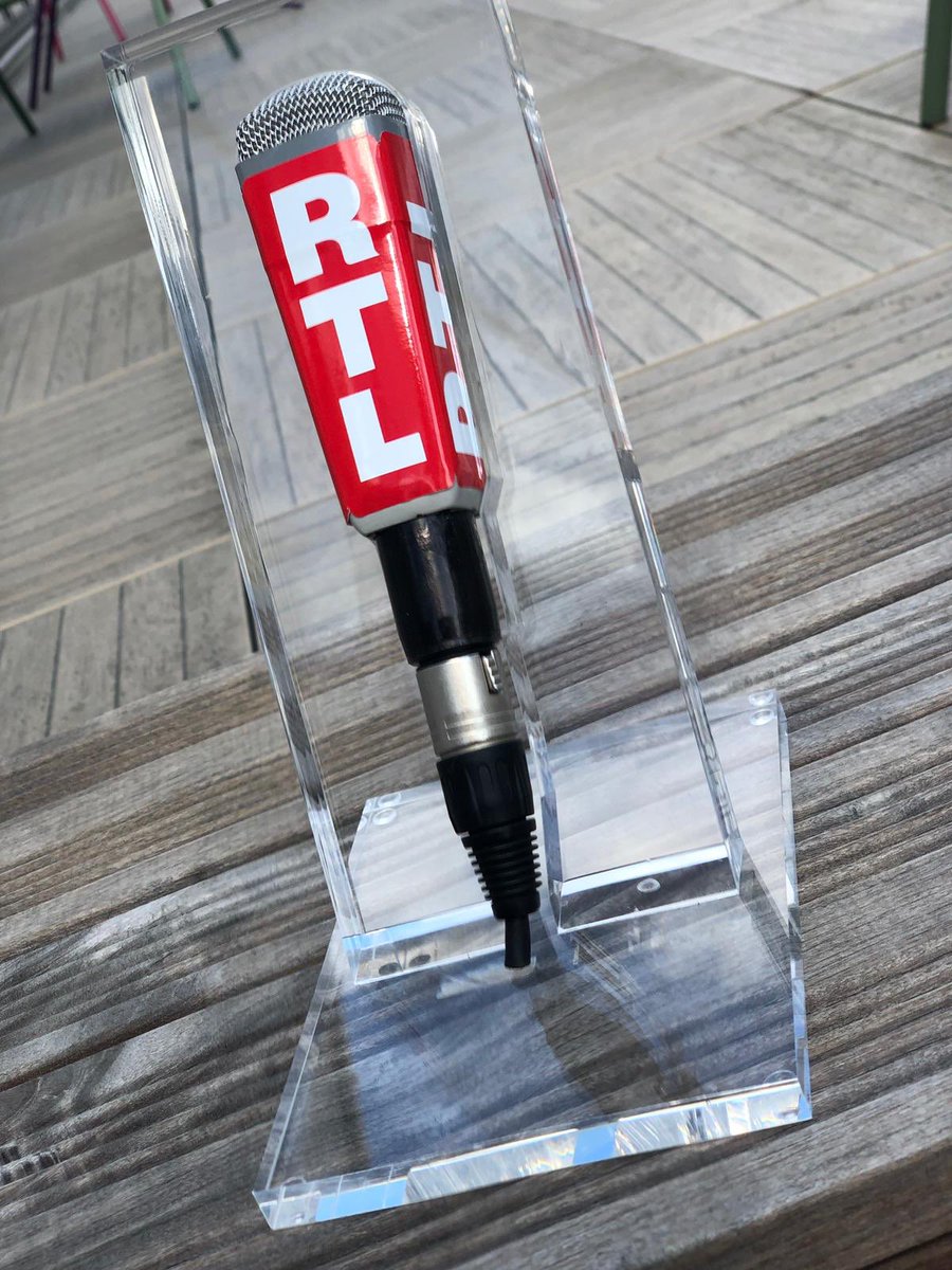 M6campus's tweet image. Félicitations à @ThomasDullin 🥇 @Aurelia_Valarie🥈 et @Romhoug🏅 Lauréats de la Bourse Jean-Baptiste Dumas 2019 #BourseDumas 📻🏆 #rtl #concours