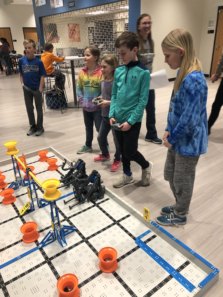 katieokesfre's tweet photo. I’m so proud of these kids for building, programming, and competing in a district wide Vex robotics competition. @VEXRobotics @PederHansenCo @STEMFrisco @FREprincipal https://t.co/iBYnMFSnWe