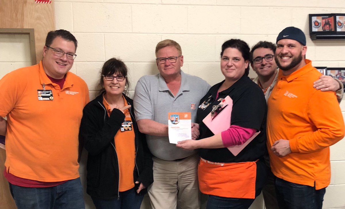 jane_pisani's tweet photo. #Mighty07 MET Team recognizing Sandy for his continued support of the Team. @JMeyerTHD @TolbertTim @ShayThomasTHD @DianeRaymond26 https://t.co/rhiymlOgZ1
