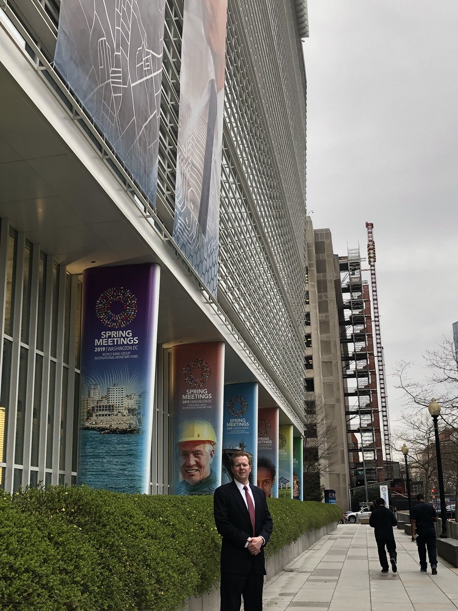 Peter_M_Lake's tweet image. Stopped by the @WorldBank &amp;amp; @WorldBankWater while in DC. #txwater is a global leader in water but always ready to listen, learn and share.