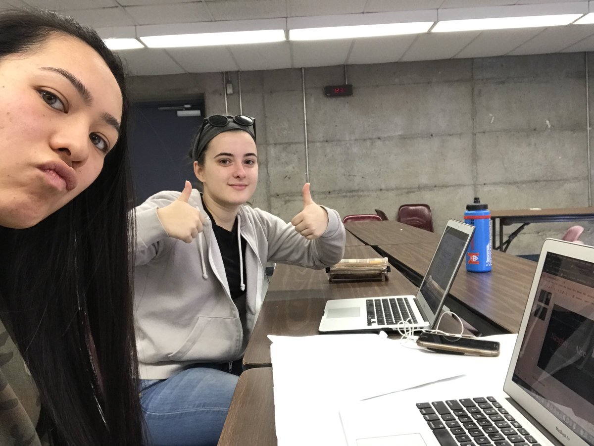TiaLore2's tweet photo. Working in our second home aka the gym 🙃 #llcu311 #scavengerhuntthings https://t.co/Vaa0sZbIWq