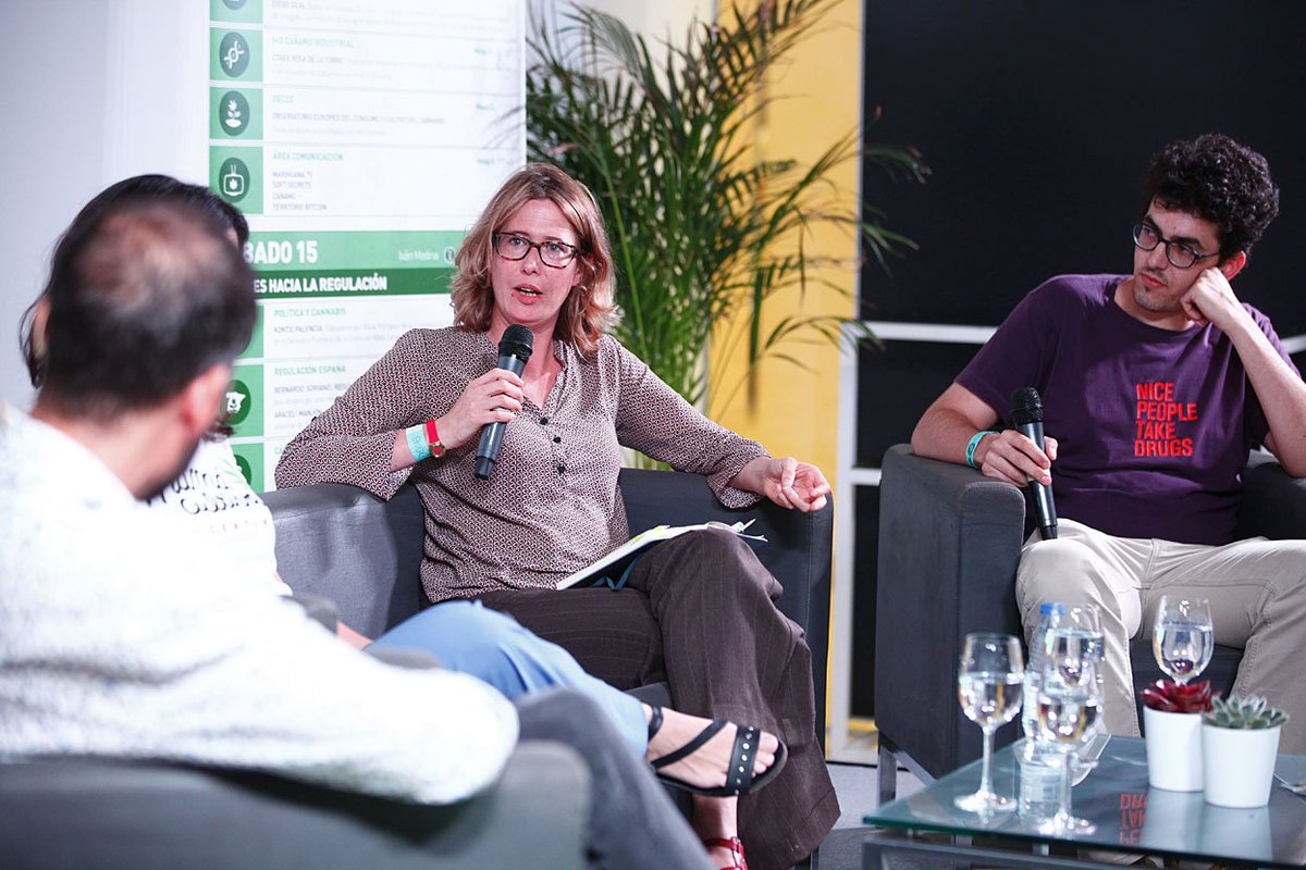 CannaBoxForum's tweet photo. #throwbackthursday La edición anterior de #cannabisboxforum tuvimos grandes profesionales en nuestro pequeño escenario. !🎤👏��

¡Os esperamos en esta nueva edición!
#cannabisculture https://t.co/Y8cH8CFvnn