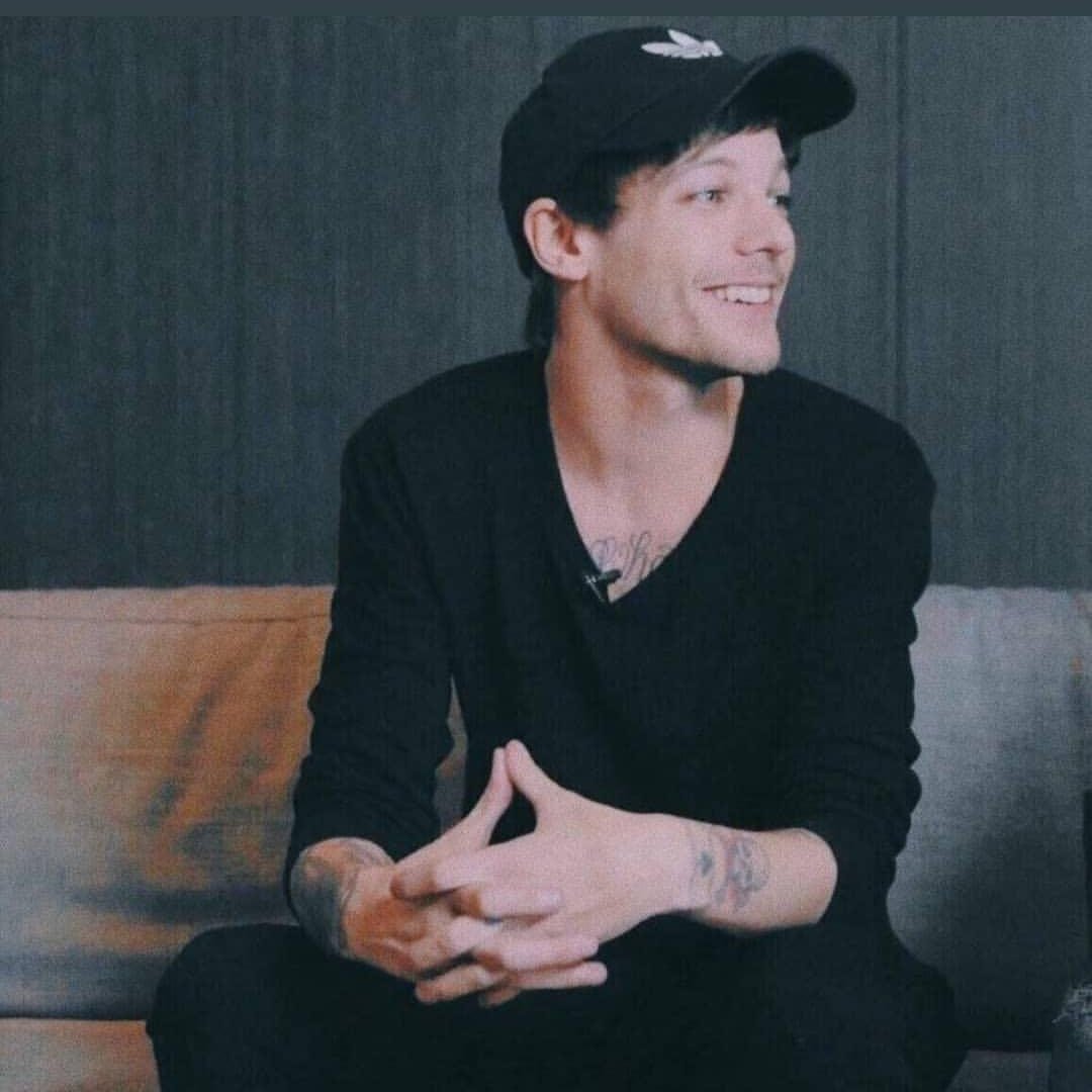 LTomlinsonMySun's tweet photo. Lou está nominado en el PREMIO BILLBOARD TOP SOCIAL ARTIST

So... respondan este tweet con fotos, gifs o lo que quieran usando el HT  #LouisTomlinsonBBMAs y nombrando a @Louis_Tomlinson

Por favor la dulce criatura tiene que ganar https://t.co/vLabH9MCTS