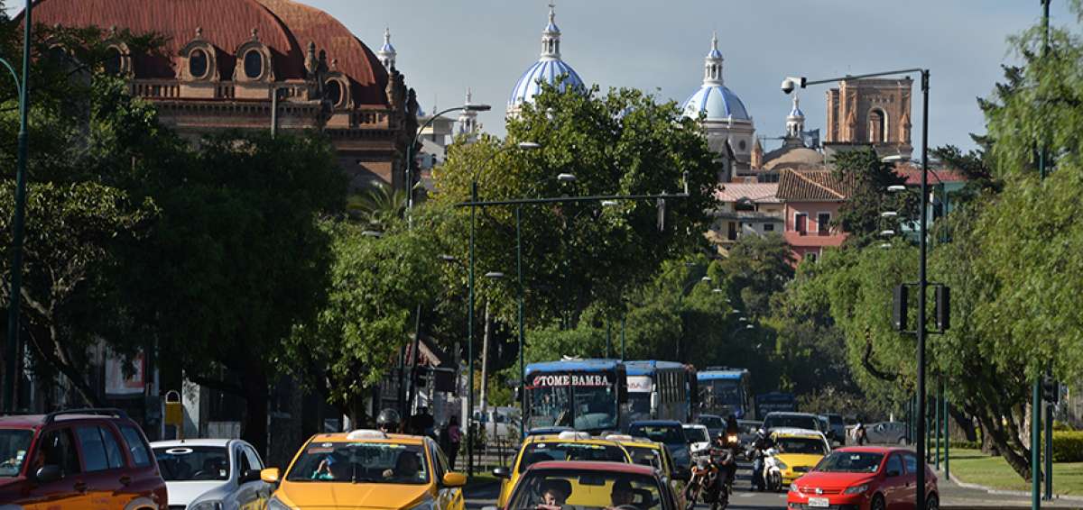 el_alerta's tweet photo. En #Cuenca son más de 95 mil vehículos matriculados y más de 115 mil carros que circulan por la ciudad diariamente; por lo que según expertos, el @Tranvia_Cuenca, no constituye la solución definitiva al problema. #AlertaCuenca
Vía: https://t.co/Nzk5Uv1lVt https://t.co/DjjANA6Rfe