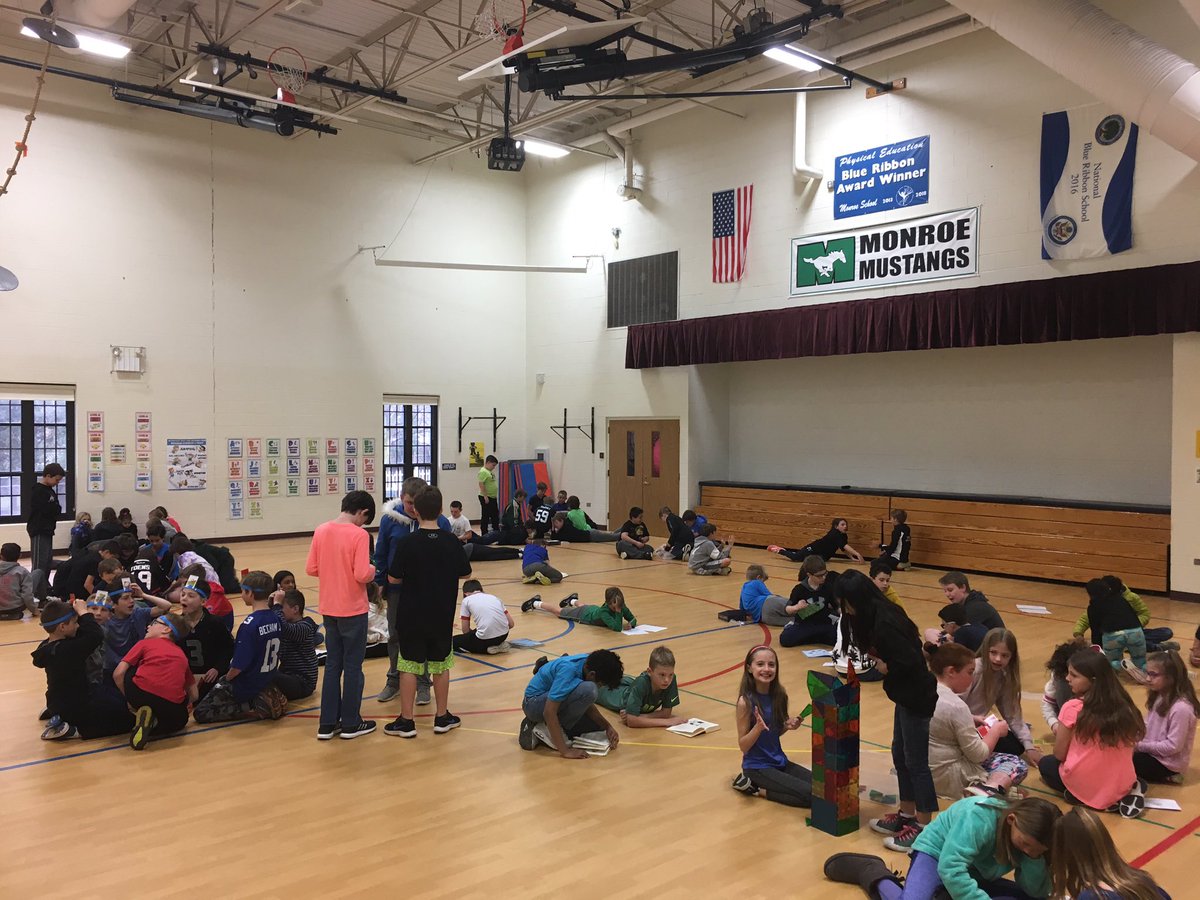 jhorneTC's tweet photo. Indoor recess is so much more fun with engaging games. Thanks to the students and PTO for fundraising for an indoor recess game cart. It’s a hit! @Monroe_Mustang https://t.co/cQ8VSBykP4