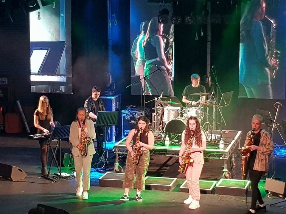 had the best time performing with Saxophonix at <a href="/2ubeXtra/">THE 2UBE XTRA</a> the other night!! 🎷🎉