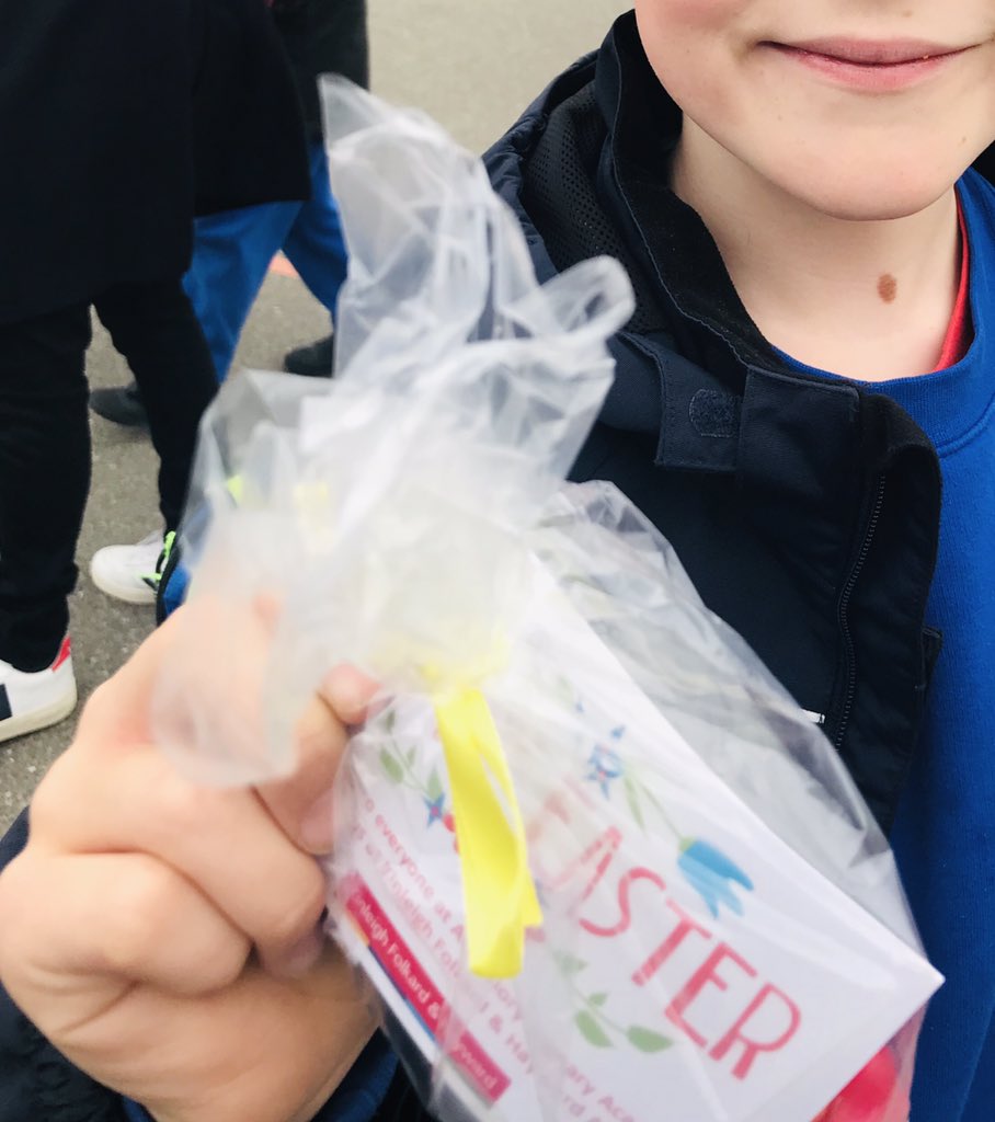 All the <a href="/ArkPriory/">Ark Priory</a> children got their Easter Treats today! Thanks again to <a href="/KFH_Acton/">KFH_Acton</a> for their sponsorship and to the <a href="/APPAA_ArkPriory/">APPAA - Friends of Ark Priory</a> Easter Bunnies for organising! #community