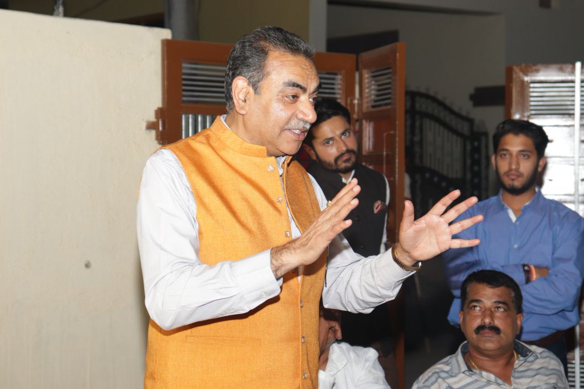 SanjayTandonBJP's tweet photo. Told the villagers in Kaimbwala about Kisan Sanman Nidhi Yojna of giving Rs 6000/-aid annually of which 2000/-has been paid.Told them that 10crore toilets have been made and the availablity of subsidised LPG under Ujjwala Yojana.#chaipecharcha at Sarpanch Sony's house. #NaMoAgain https://t.co/DlVGjv0nw8