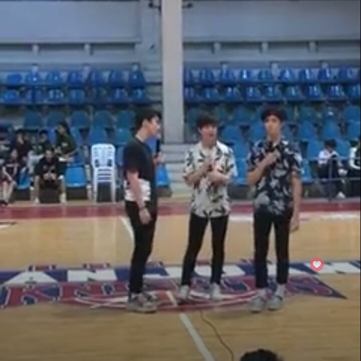 02Lyn25's tweet photo. Umuwi kana baby 
Di na ako sanay nawala ka 
Mahirap na ang mag isa 
At sa Gabi hinahanp hanp keta 🎸🎤

"THE RNM MASCAMPUS BOYS"

@RjPerkins4 @nateporcalla @reyes_mark25 

Sana sir @marcoselorio7 
Makapg pa pic na ako sa mga boys na yN.😍😍😍

#TheRNMMASCAMPUSBOYS
#143♥ https://t.co/8ipxXoGn4T