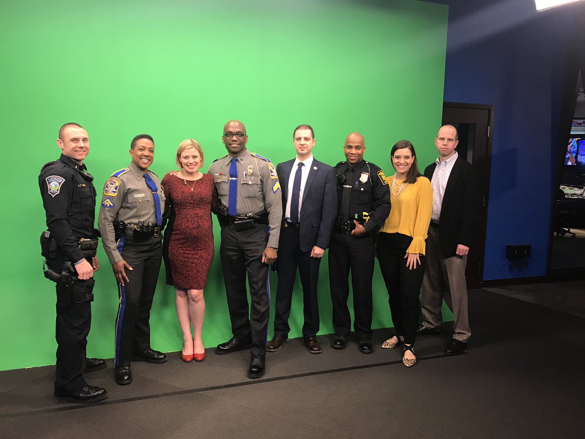 manchester_pd's tweet image. Public Information Officers from around the area took time to show our appreciation for our local news media on #NationalHugANewspersonDay. WFSB Visit Photos