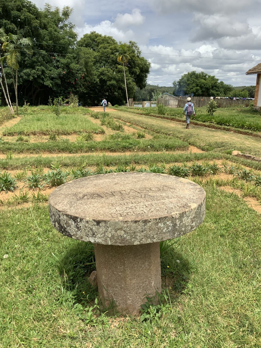 CroixDu_Sud's tweet photo. #Mantasoa 1ère cité industrielle à #madagascar baptisée #Soamandrakizay par #JeanLaborde aux 19è. On y trouve ses anciennes installations: haut fourneau, faïencerie, architecture type, inspiration pour Manjakamiadana etc. l’élevage laitière,  le modèle de tombeau #Soamandrakizay https://t.co/p3G6CDxAgZ