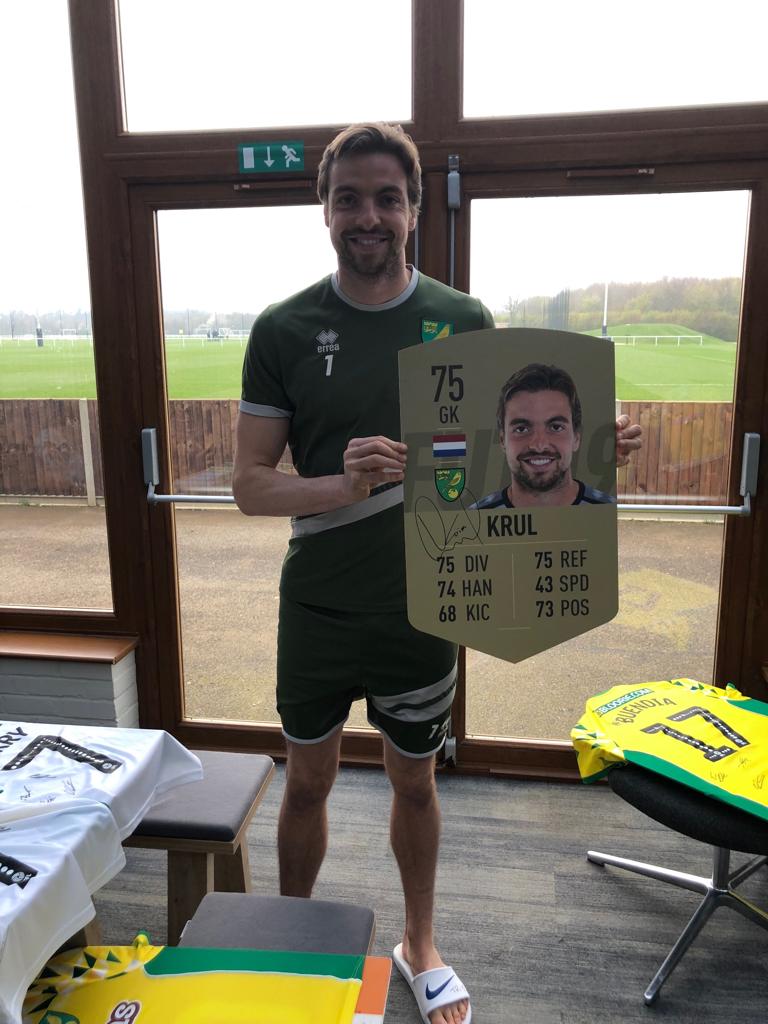 More items will be up for auction at our eBay store from 7pm tonight, including signed @EASPORTSFIFA #FUT19 shields! 🛡 #ncfc 

Head here ➡️ norw.ch/EbayAcad