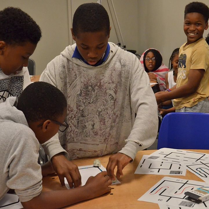CodeStreamDTX's tweet image. #throwbackthurdsay to our @TPHDallas Summer Camp from 2018! We loved teaching such awesome kids and can't wait to do more events like this 🙂 #education #codestreamstudios #stem
