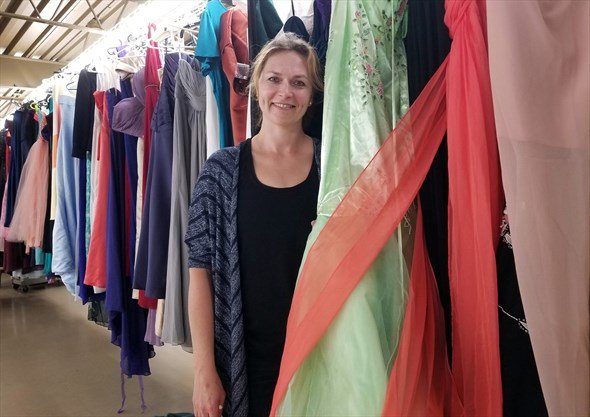 BeachEastYork's tweet photo. DEADLINE APRIL 24: Donate unwanted formal wear to #eastTO teens ~ https://t.co/QWR3pE1iaX @eastviewcentre @TPS55Div @TPS54Div #BlakeBoultbee #ThePocket https://t.co/E4a31r8BlO